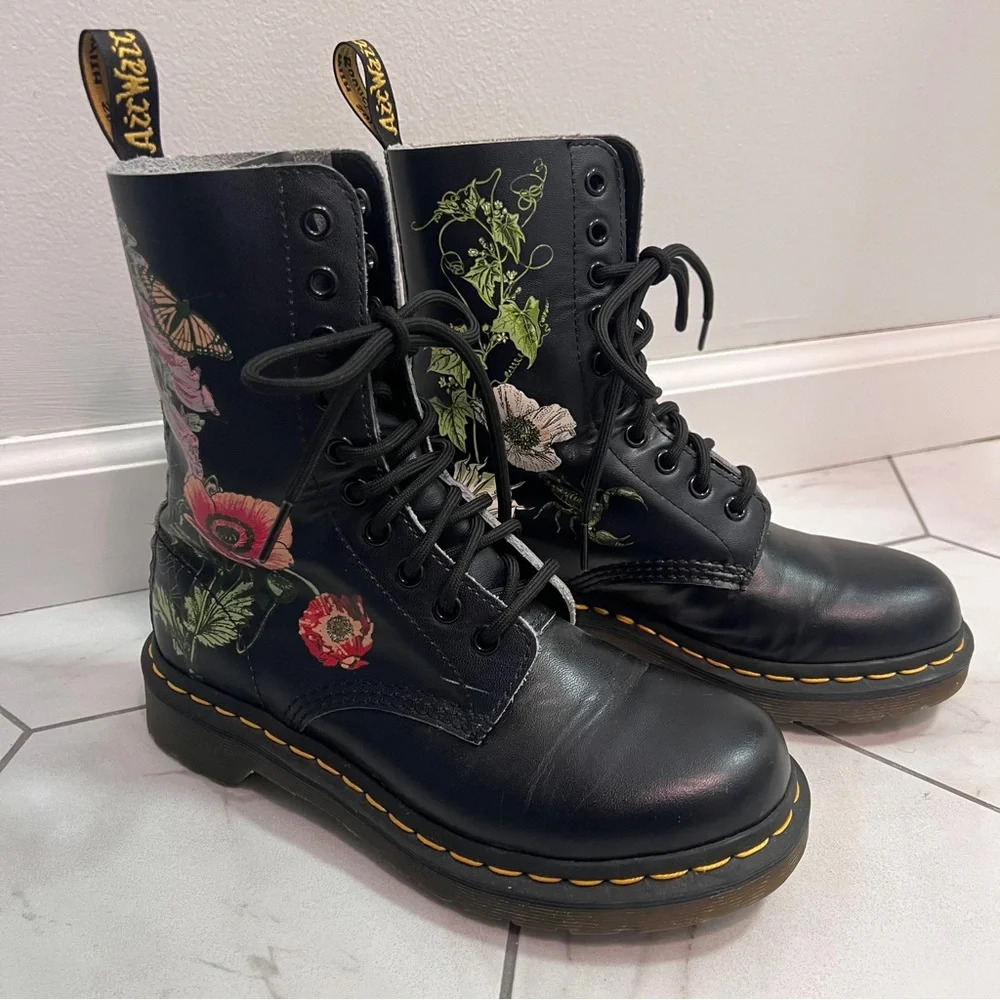 Dr. Martens 1490 WB Wild Botanics Floral Black Combat Boots Size 6 Womens